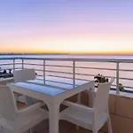 Heart Of The With Unique Views Of The Sea. Appartamento *
