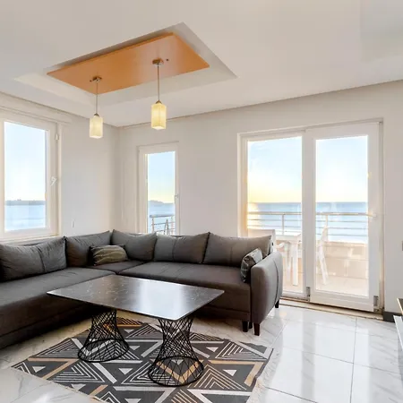 Апартаменты Heart Of The With Unique Views Of The Sea.