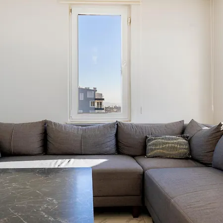 Appartement Heart Of The With Unique Views Of The Sea. *