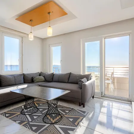 Heart Of The With Unique Views Of The Sea. Apartmán